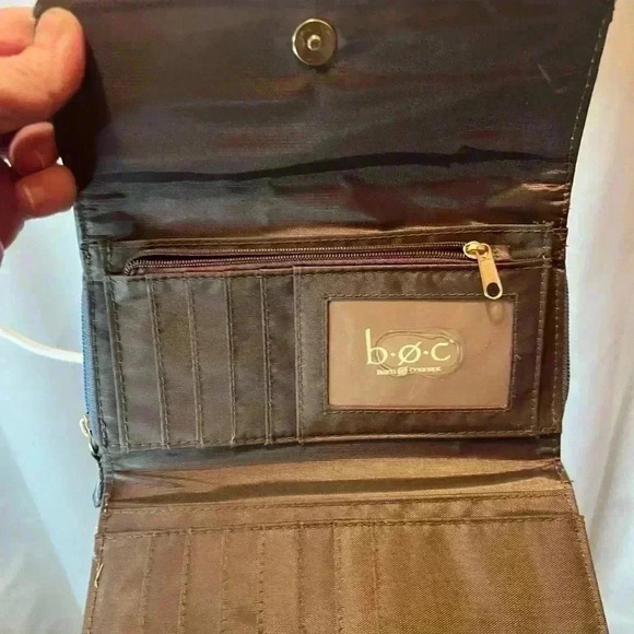 b.o.c. Bankford Woven Deluxe Faux Leather Wallet.. New - Picture 5 of 5